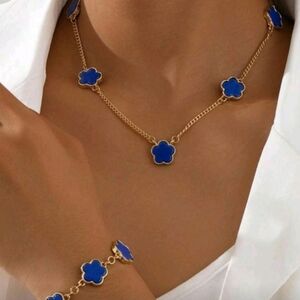 Van Kleef Blue Style Jewelry